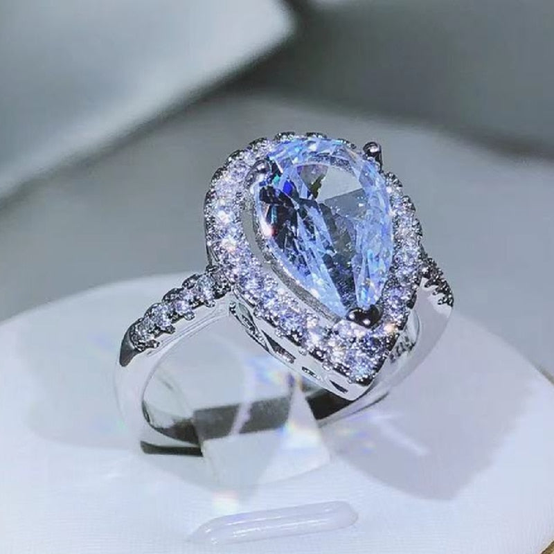 Elegant and Exquisite Tear Drop white zircon Ring With Diamonds