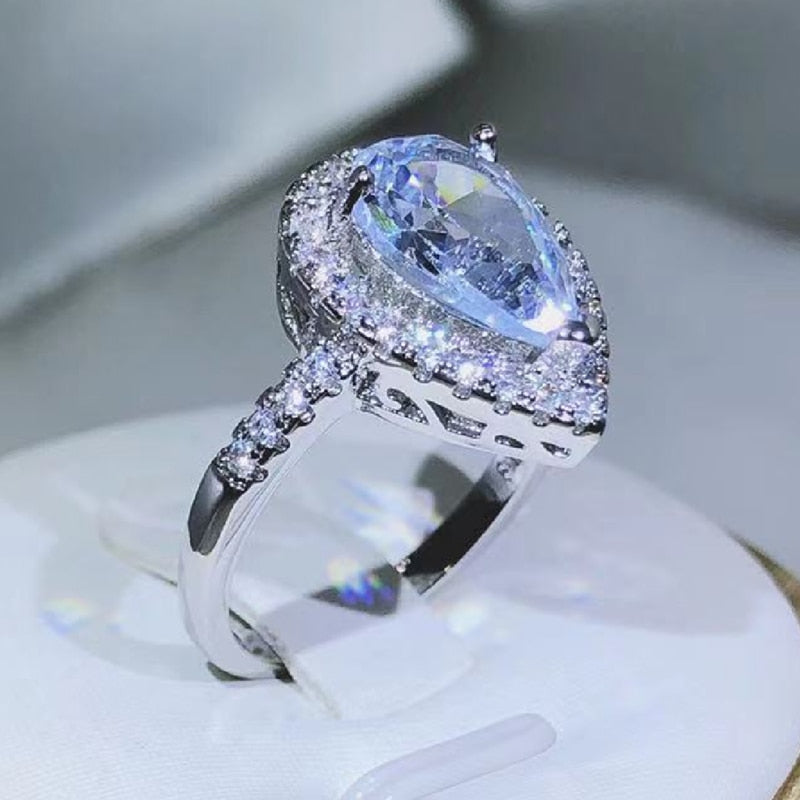 Elegant and Exquisite Tear Drop white zircon Ring With Diamonds