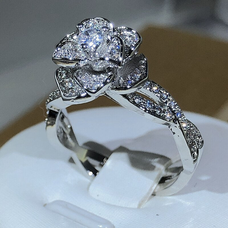 InterTwined Three-Dimensional Rose White Full Diamond Ring